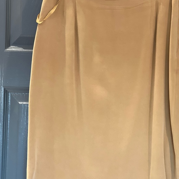 Beautiful Silk Skirt - Matches Jacket & Pants - Picture 2 of 9